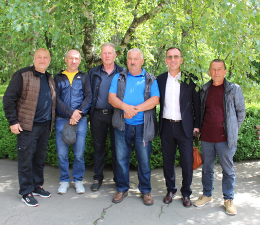 ЗУСТРІЧ, ЩО ЄДНАЄ ПОКОЛІННЯ